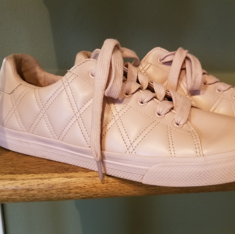 Pink Tommy Hilfiger Luster Sneaker Shoes Size 8.5